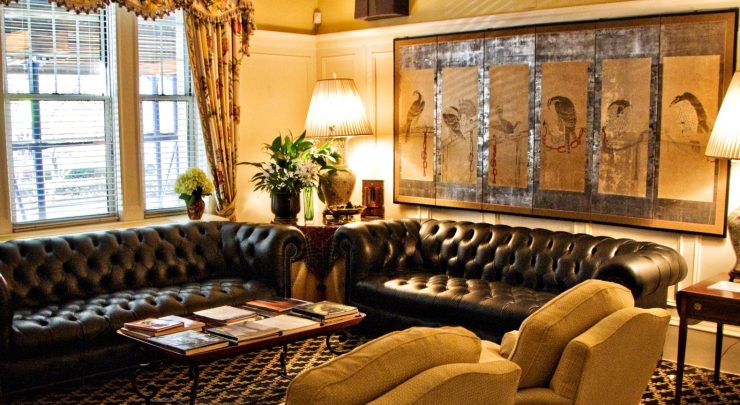 Office Waiting Area : Image of chairs and sofa